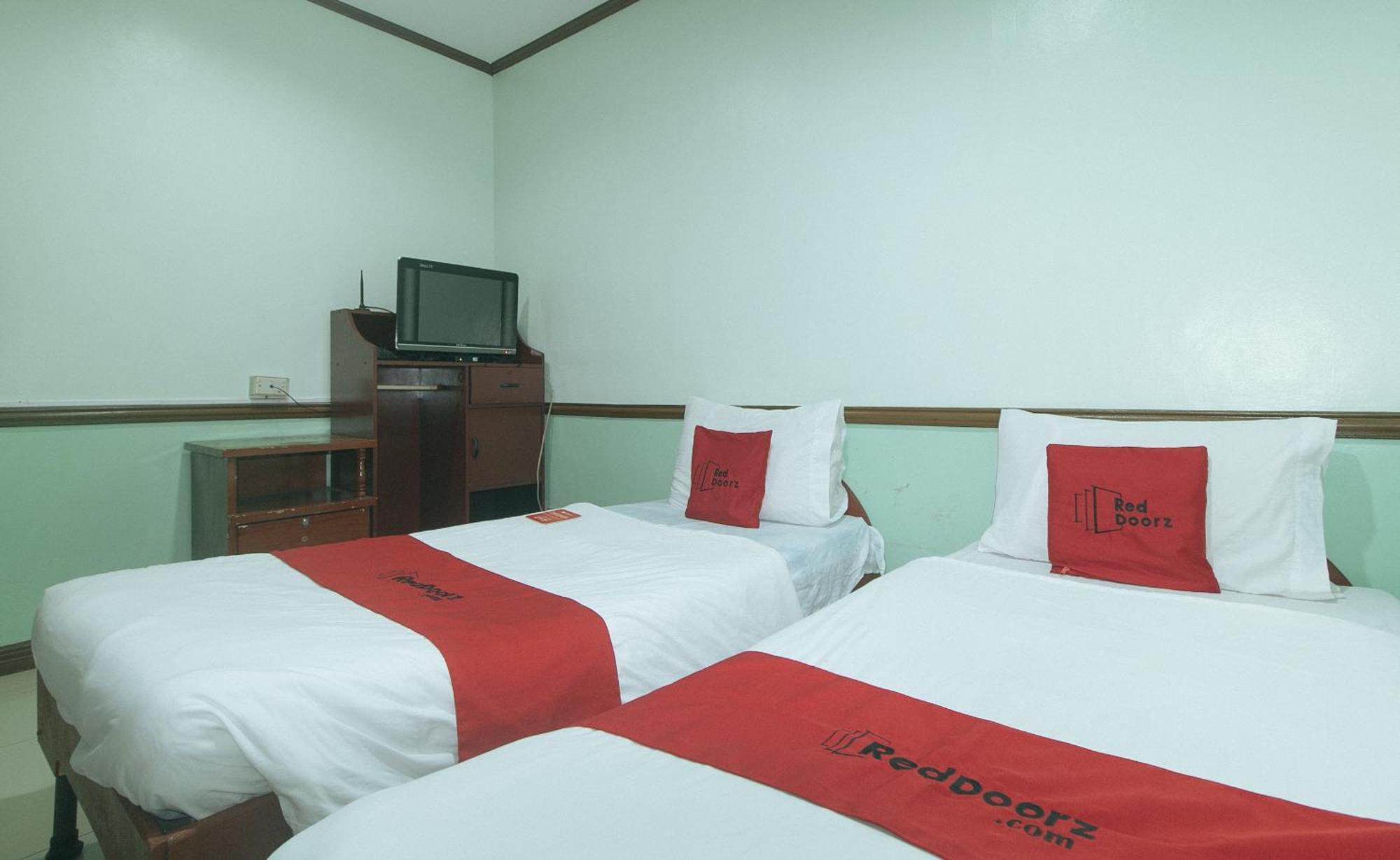 Reddoorz At Maanyag Pension House Mandaue Cebu Eksteriør bilde